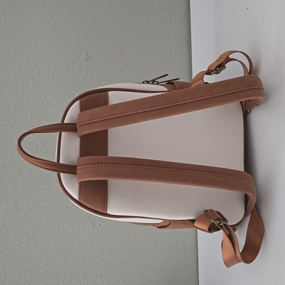 Loungefly Star Wars The Mandalorian The Child with Frogs Mini Backpack - Picture 6 of 10